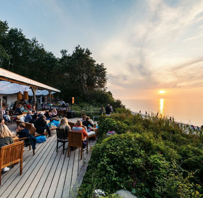 Den Sonnenuntergang genießen im Deck Beach Club in Heiligendamm an der Ostsee, © TMV/Tiemann