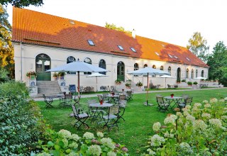 Das Kavaliershaus lädt zum Verweilen ein, © Kavaliershaus am Finckener See / Cyrus Saedi