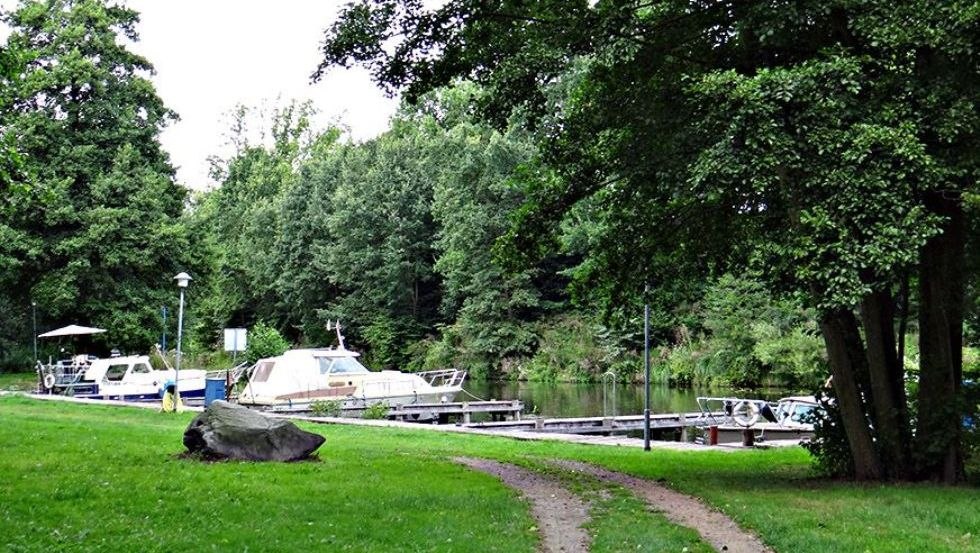 Hotel & Restaurant "Zum Fährhaus" Hauseigener Bootsanleger, © Familie Patzelt