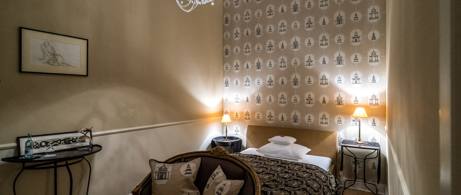 Stilvol eingerichtetes Zimmer im Schlosshotel Marihn, © Copyright DOMUSimages UG