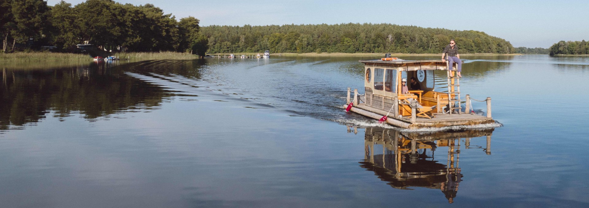 Auf dem Ahoi Camp einchecken, Floß mieten und die Seen erkunden., © Foto: Oliver Raatz