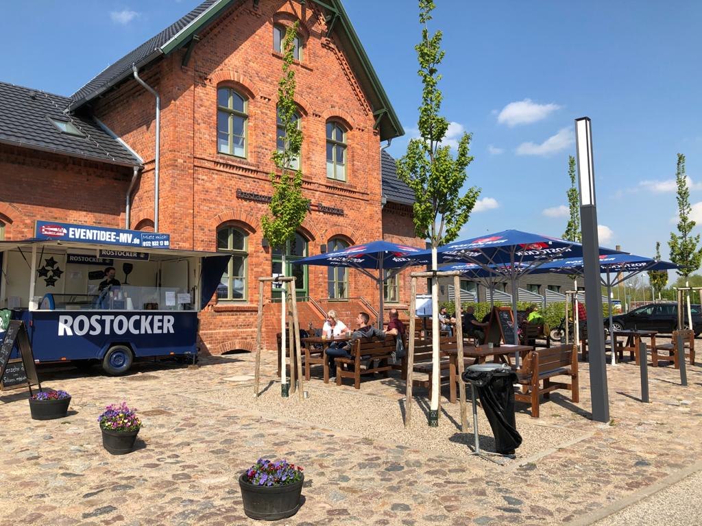 Das alte Bahnhofsgebäude überzeugt mit seinem Charme., © LOK - Die Pension - Das Restaurant