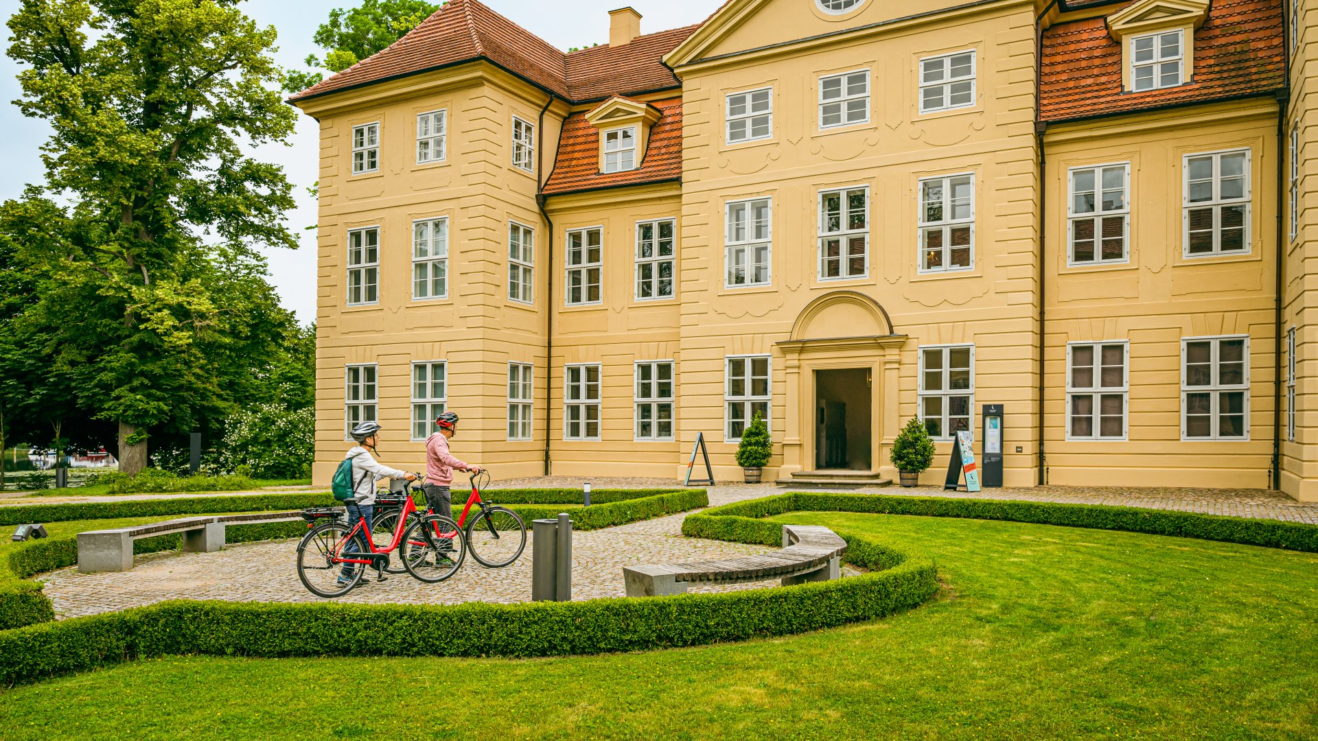 Royaler Schlusspunkt der Radtour ist Schloss Mirow., © TMV/Tiemann