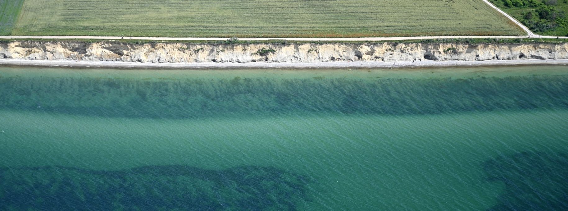 Hohes Ufer aus der Vogelperspektive mit Blick auf den Bakelberg, © FALCON CREST AIR