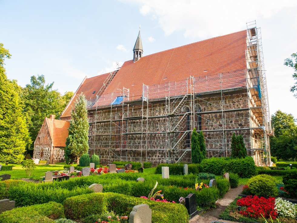 Dorfkirche Cammin eingerüstet - Sommer 2014, © Frank Burger