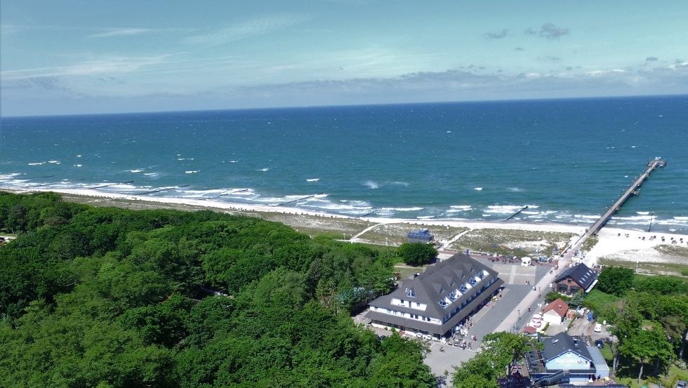 Das Strandhotel Ostseewoge aus der Vogelperspektive, © Strandhotel Ostseewoge