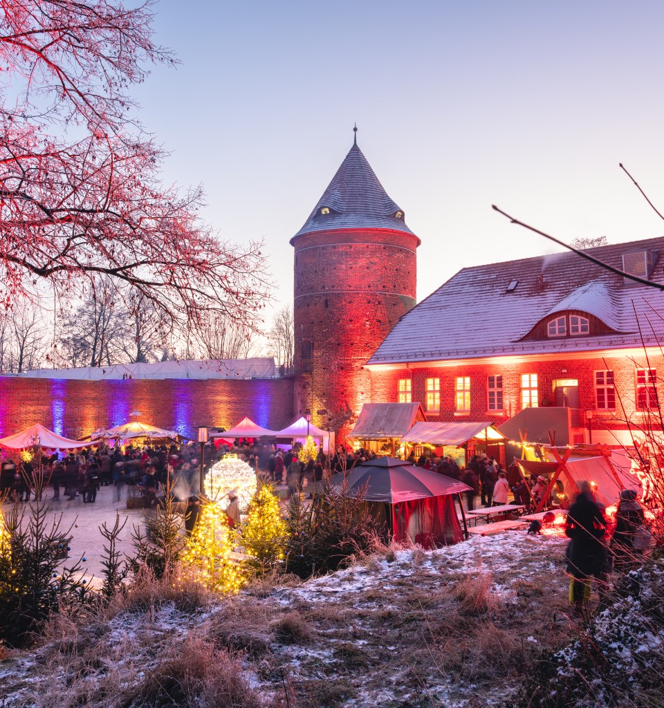 Regionaler Weihnachtsmarkt in der Burg Plau am See, © TMV/Gross