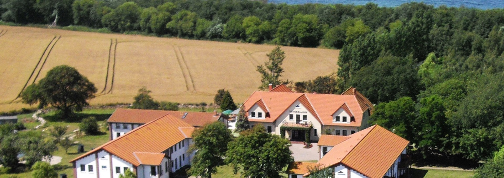 Luftbild auf das Hotel Ostseeland, © Alexander Soyk