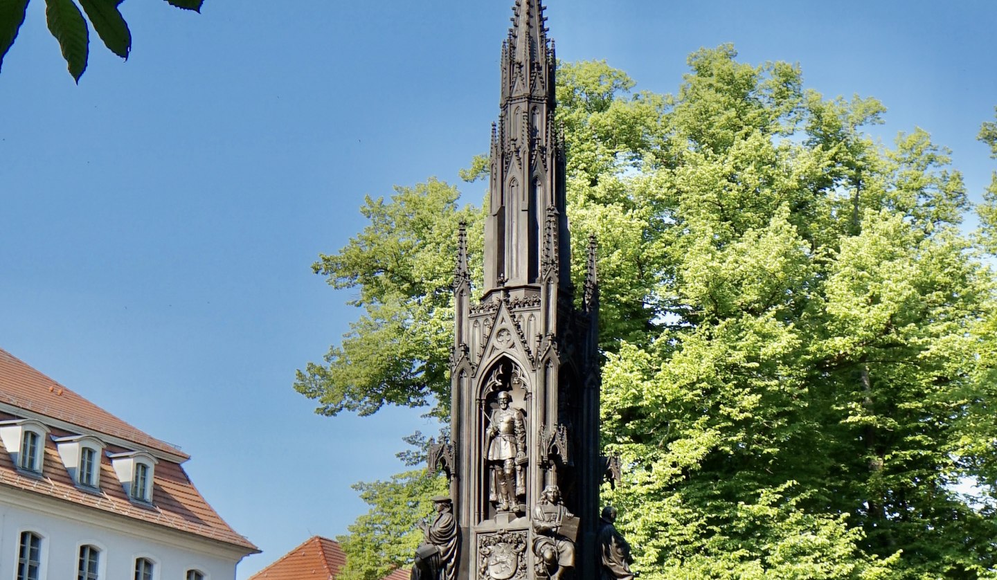 Das Rubenowdenkmal steht auf dem Rubenowplatz vor dem Hauptgebäude der Universität Greifswald., © Gudrun Koch