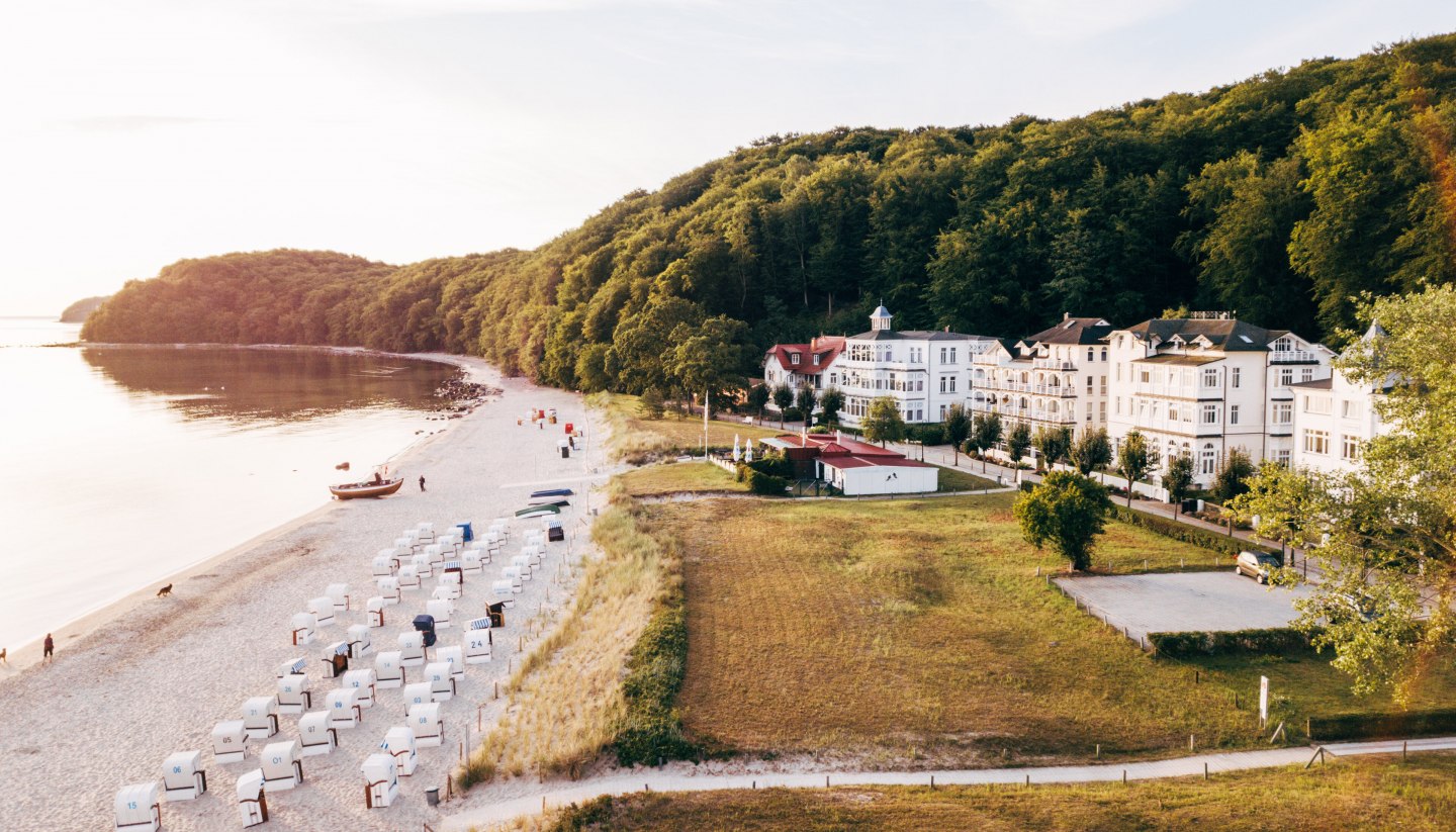 Der Fischerstrand gehört zu den stillen Ecken in Binz. Ein Buchenwald beginnt hier und zieht sich die Küste hinauf., © TMV/Friedrich