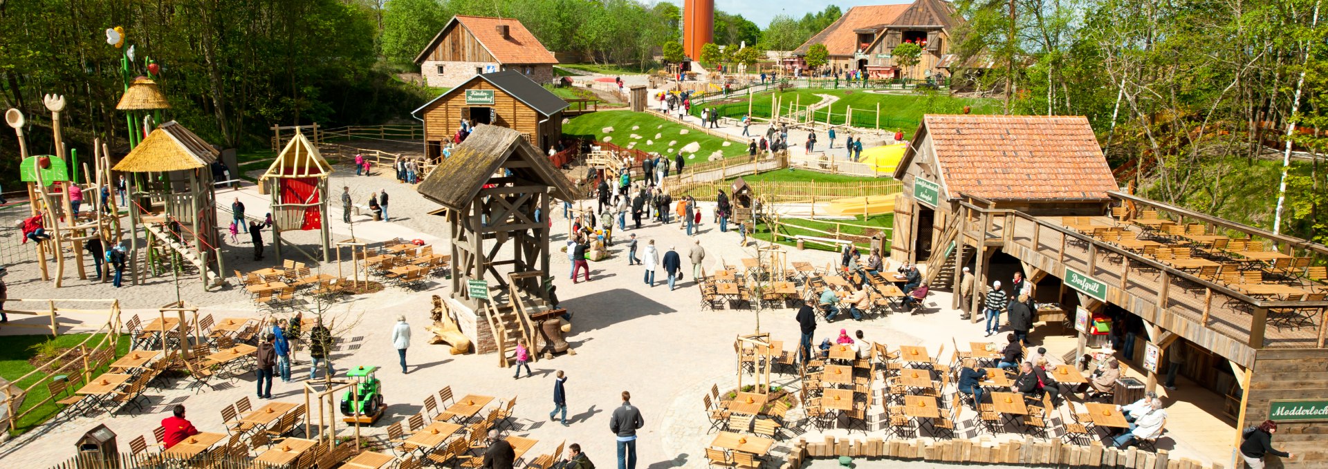 Ein Blick über das große Erlebnis-Dorf auf Rügen, © Karls Erlebnis-Dorf