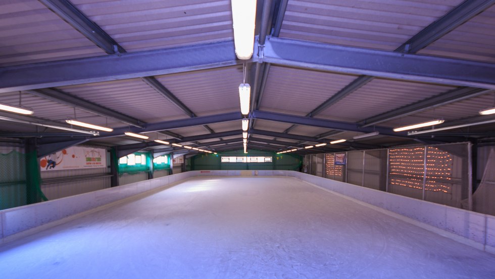 Unsere Eislaufhalle: 31x13m, © TFZ Tessin