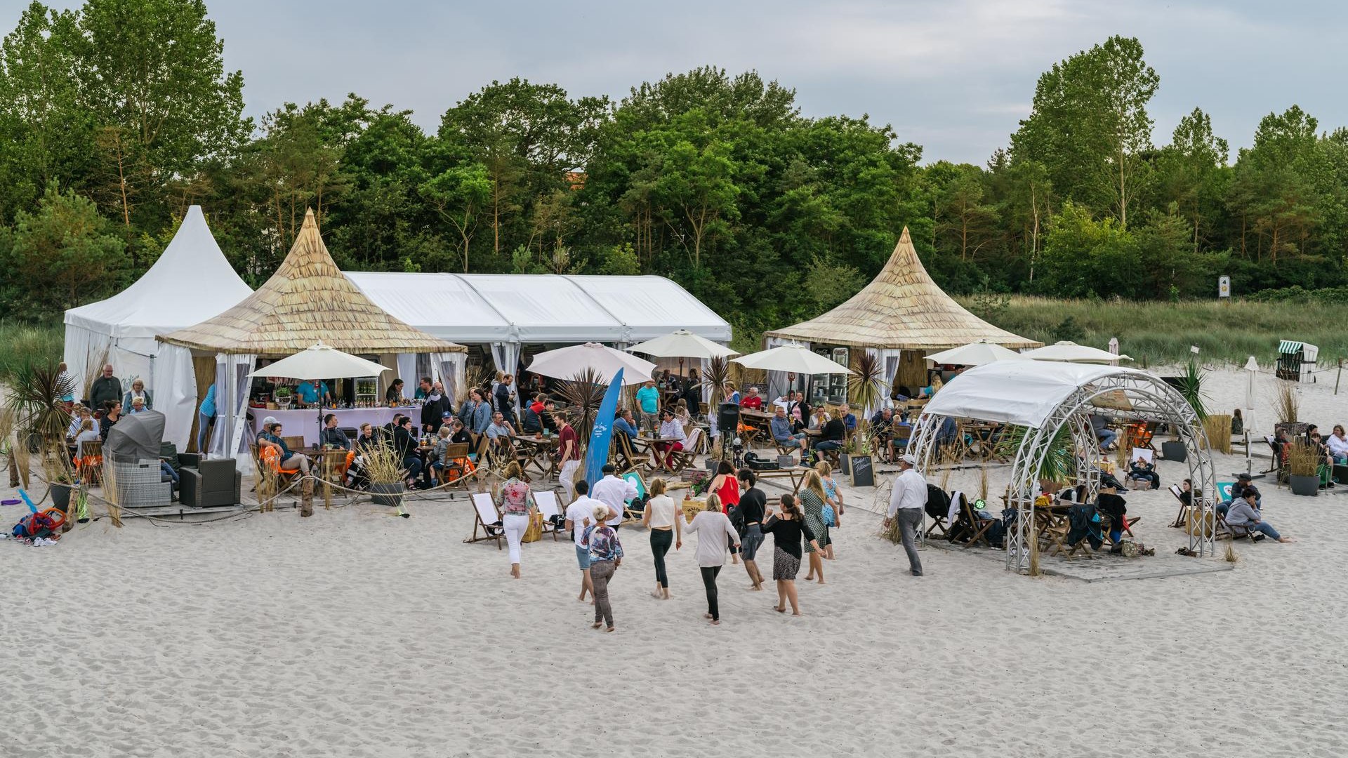 Urlaubsfeeling pur - die Beachbar am Traumstrand von Boltenhagen, © TMV/Tiemann