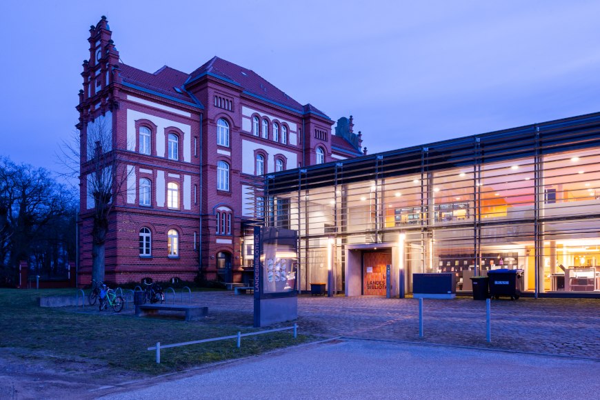 Alt- und Neubau der Landesbibliothek im Jahr 2024, © Christoph Meyer