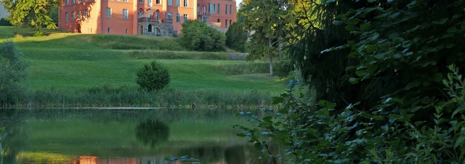 Vom Landschaftspark eine Ansicht auf das Gutshaus Wietzow, © Kröger