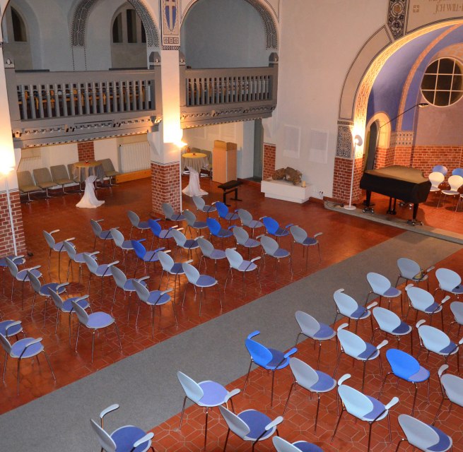 Ansicht der Spielstätte Klinikumskirche von innen., © farbwaehler.de