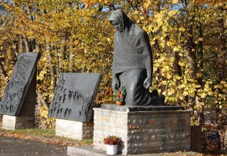 Das Denkmal "Die Mutter" steht für das Leid der Mütter aller Nationen., © Gabriele Skorupski