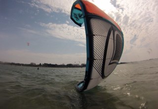 Kitesurfen am Flachwasserspot in Pepelow, © Kitesurfschule Pepelow