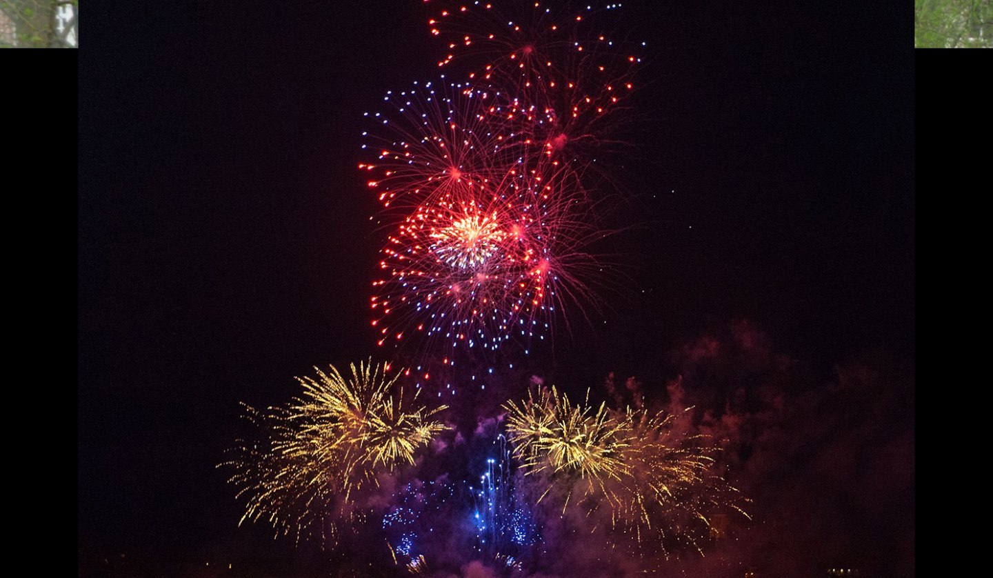 Feuerwerk über dem Wasser, © Soulfire Feuerwerke Shows