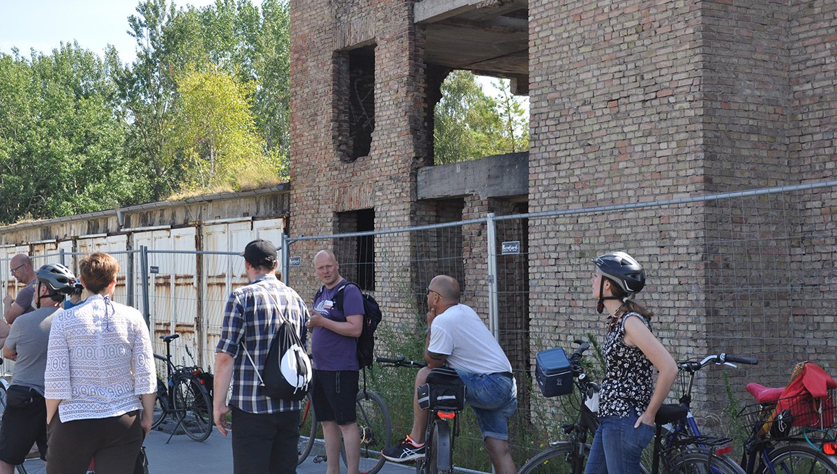 Radtour durch Anlage des geplanten „KdF-Seebades Rügen“, © Dokumentationszentrum Prora