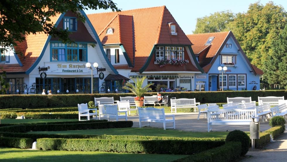 Typische Bäderarchitektur am Kurpark Boltenhagen, © Kurverwaltung Ostseebad Boltenhagen