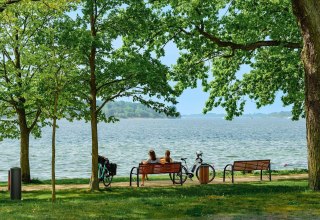 Die Ruhe genießen beim Blick auf die Müritz, © TMV/Tiemann