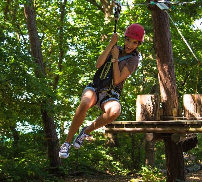 Der Kletterwald lädt mit 8 verschiedenen Parcours zu über 70 Kletteraufgaben ein, © Sven Lingott / Gut Darß