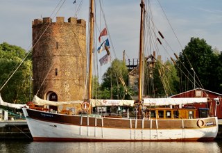 "Vorpommern" vor dem Fangenturm in Greifswald, © GMG/GUdrun Krüger