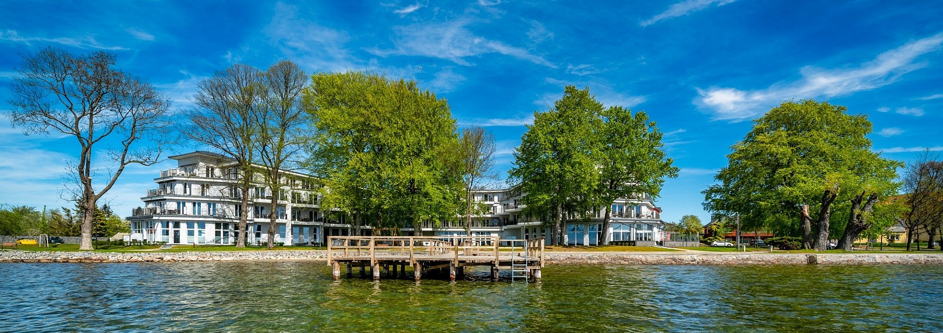 Das Müritzpalais vom Ufer der Müritz aus, © Alexander Rudolph DOMUSimages