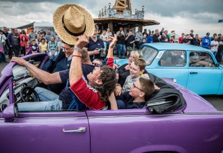 Gweinner beim Trabi Limbo, © © Manfred Scharnberg