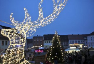 Ansicht auf den Loitzer Weihnachtsmarkt, © K. Vogel