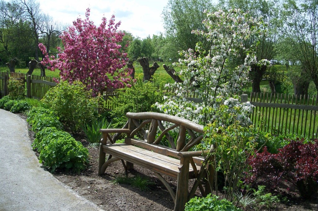 Gartenbank im Pfarrgarten, © Gerd Albrecht