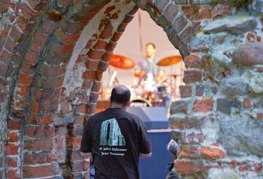 Bei den Eldenaer Jazz Evenings bildet die Klosterruine Eldena, die schon den Romantikern als Motiv diente, die reizvolle Kulisse für anspruchsvollen Jazz, © TMV/Grundner