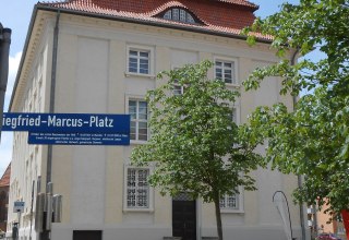 Blick auf den Marcus-Platz und das Malchiner Rathaus, © Monika Kröger