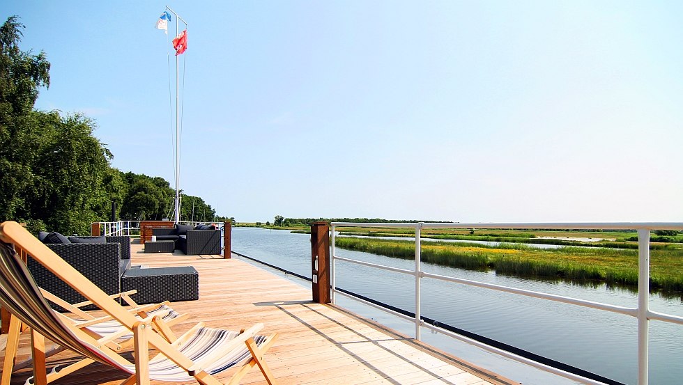 Sonnendeck mit Blich in den Nationalpark Vorpommersche Boddenlandschaft, © Tilo Budinger