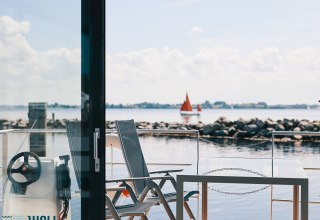 Hausboot mit Ausblick auf´s Wasser, © Lars Franzen