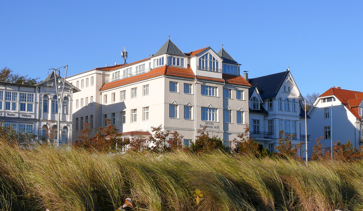 Außenansicht, © Strandhotel Bansiner Hof