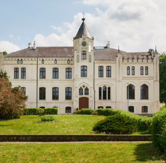 Herrenhaus Viecheln, erbaut 1869 im Neo-Gothischen Thurdor Stil, © Till Kleine-Möller