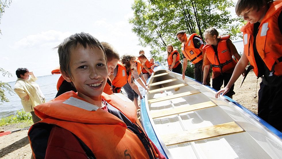 Kanuaktion mit 10er Kanadiern auf dem Schweriner See, © Lars Schneider für GFE | erlebnistage