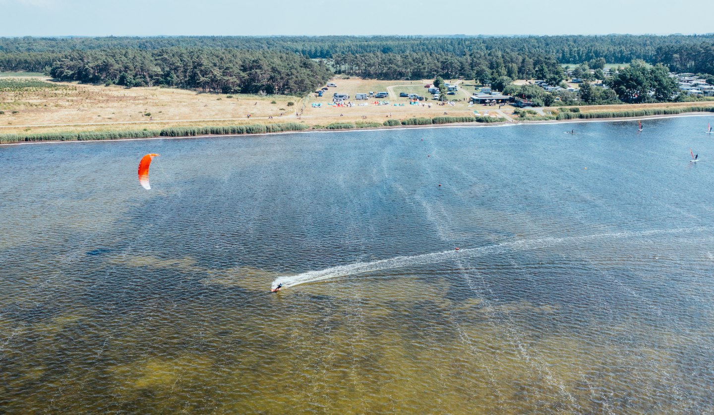 Kitesurfen auf Ummanz vor Suhrendorf, © TMV/Gänsicke