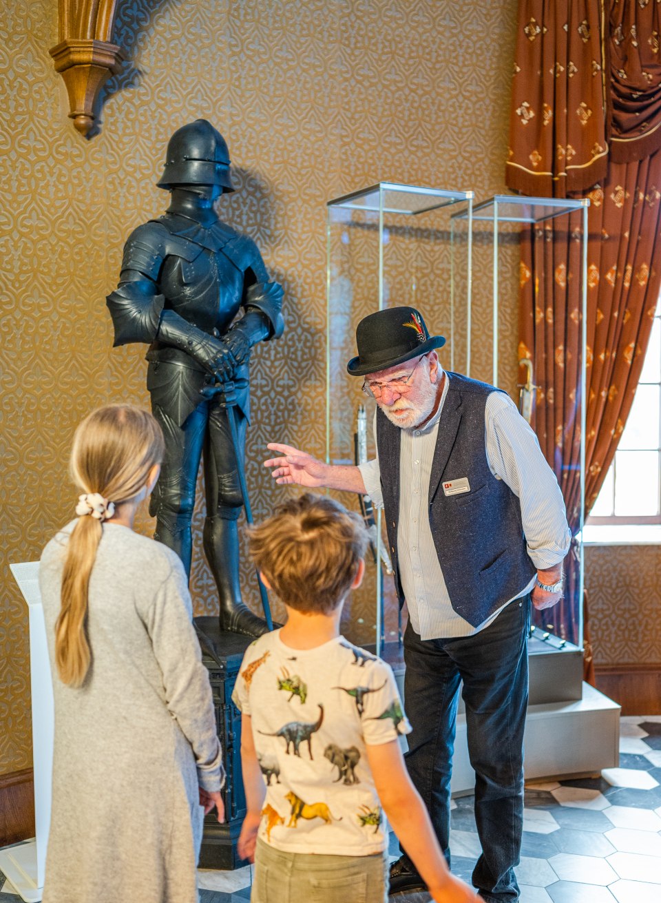 Herr Stohmann erklärt die Schlossgeheimnisse., © TMV/Tiemann