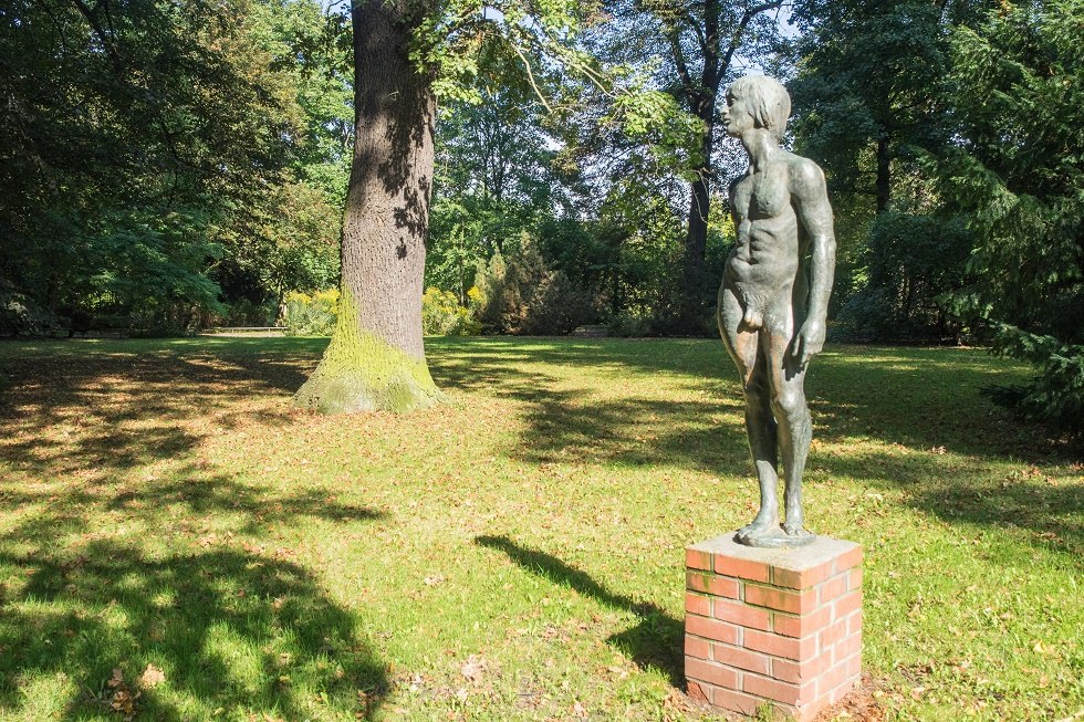 Bronzener Junge (Skulptur des Bildhauers Horst Brühmann), © Frank Burger