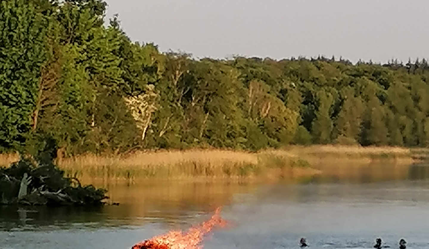 Fackelschwimmen auf dem Kölpinsee, © IMG_20230527_201748.jpg