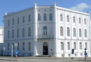 Die Galerie CIRCUS EINS befindet sich im Erdgeschoss des klassizistischen Kronprinzenpalais', © CIRCUS EINS