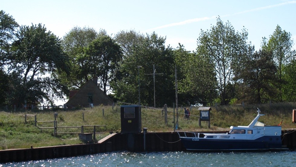 Über den kleinen Hafen gelangen die Tagesbesucher auf die Insel Ruden, © TMV