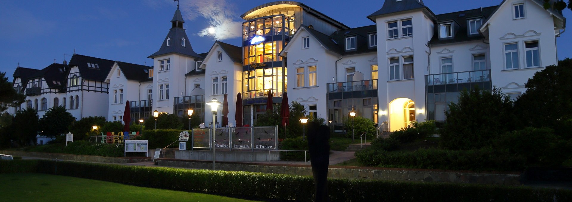 Asgard und Meereswarte Promenadenseite Abendstimmung, © Asgard Hotels