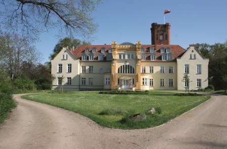 kopie-von-schloss_frontal, © Foto: von Levetzow