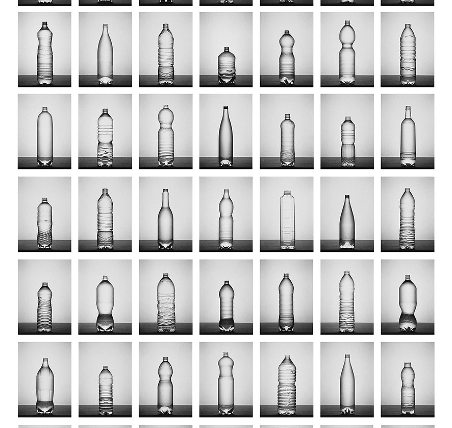 Jens Knigge, Message of the Bottles, 2023, Platinum Palladium Prints, je 11,5 x 16,5 cm, © Jens Knigge