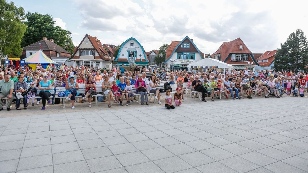 Stimmungsvolle Veranstaltung im Kurpark Boltenhagen, © Kurverwaltung Ostseebad Boltenhagen