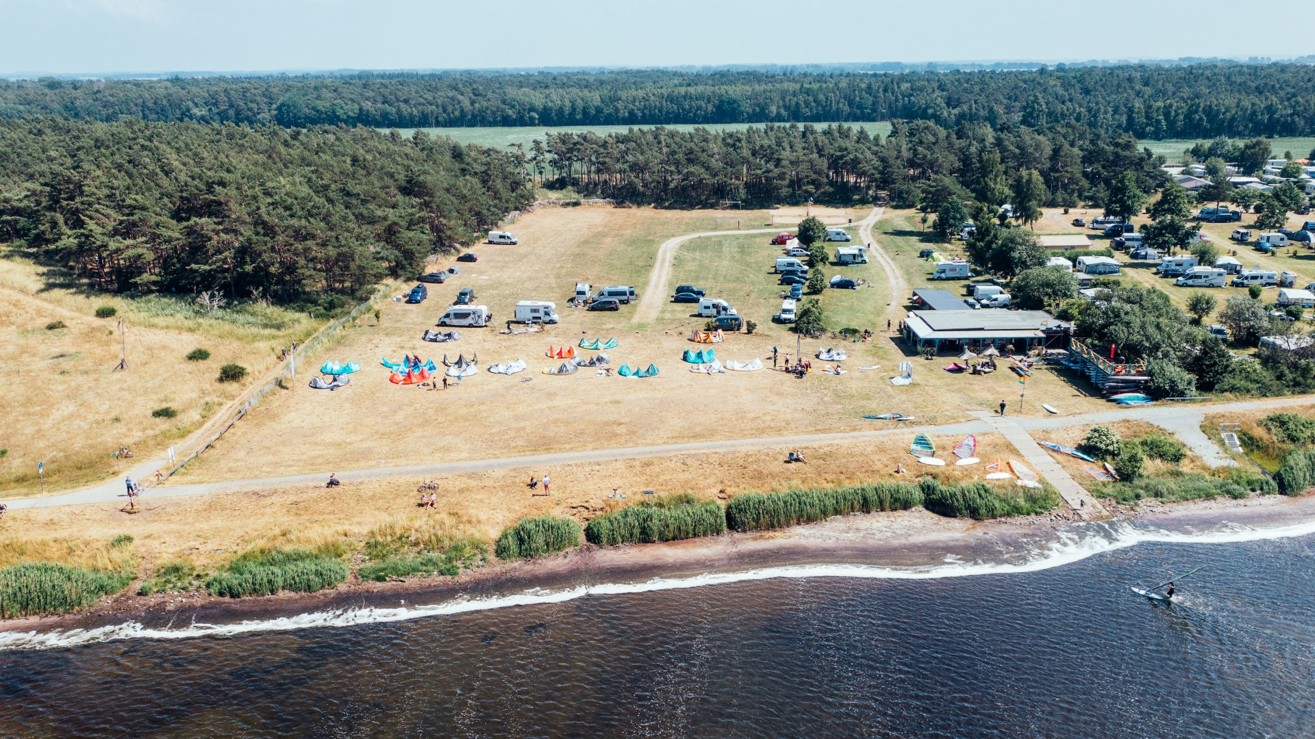 Surfen und Campen auf der Halbinsel Ummanz auf Rügen, © TMV/Gänsicke